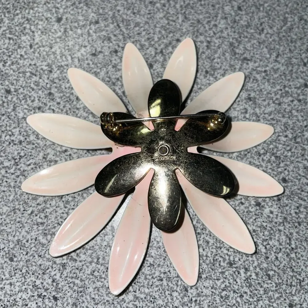 Vtg Sarah Coventry Huge Gerbera Daisy White Enamel Flower Brooch Gold Tone